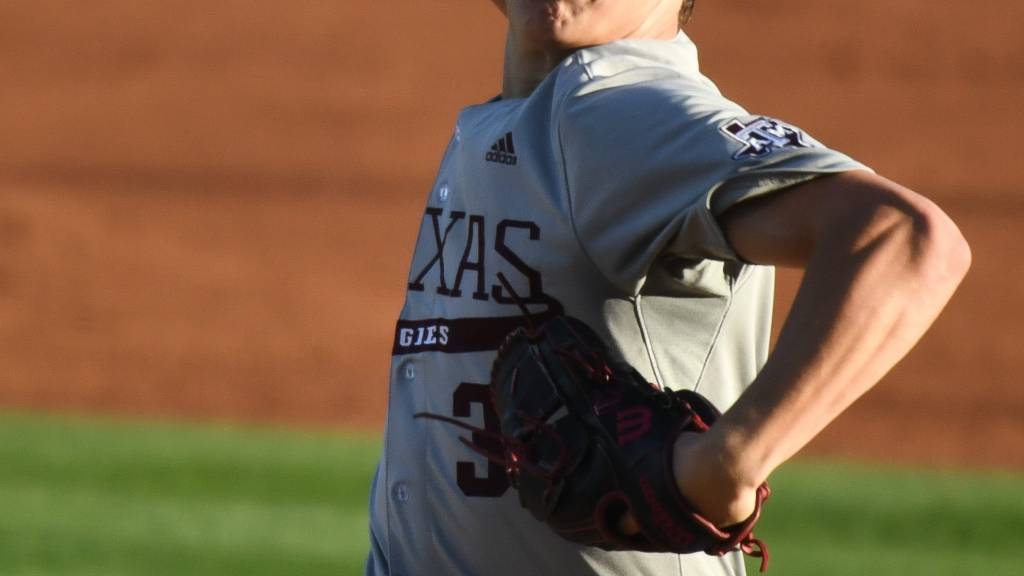 Dettmer Strikes out the Dawgs: Aggies take Series Opener