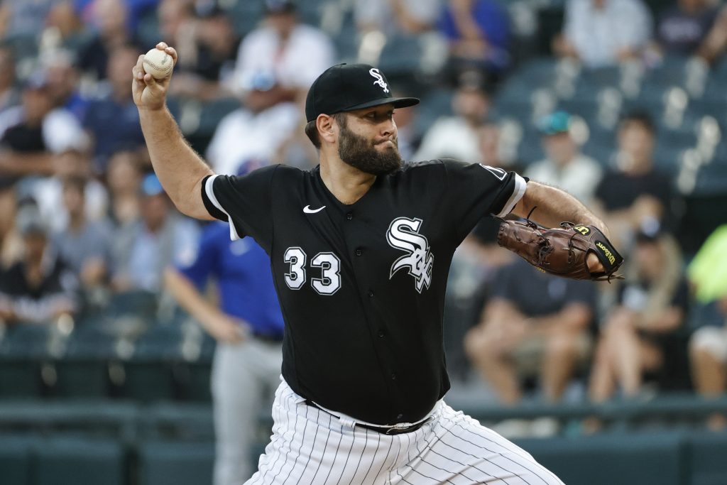 Lance Lynn Leaves Game With Right Knee Discomfort