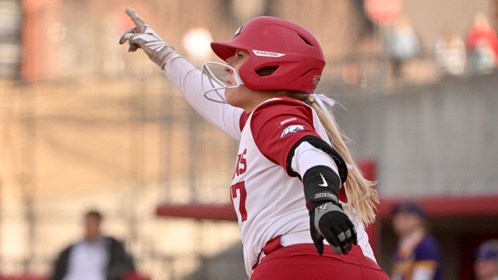 Razorbacks make statement in sweep of Auburn
