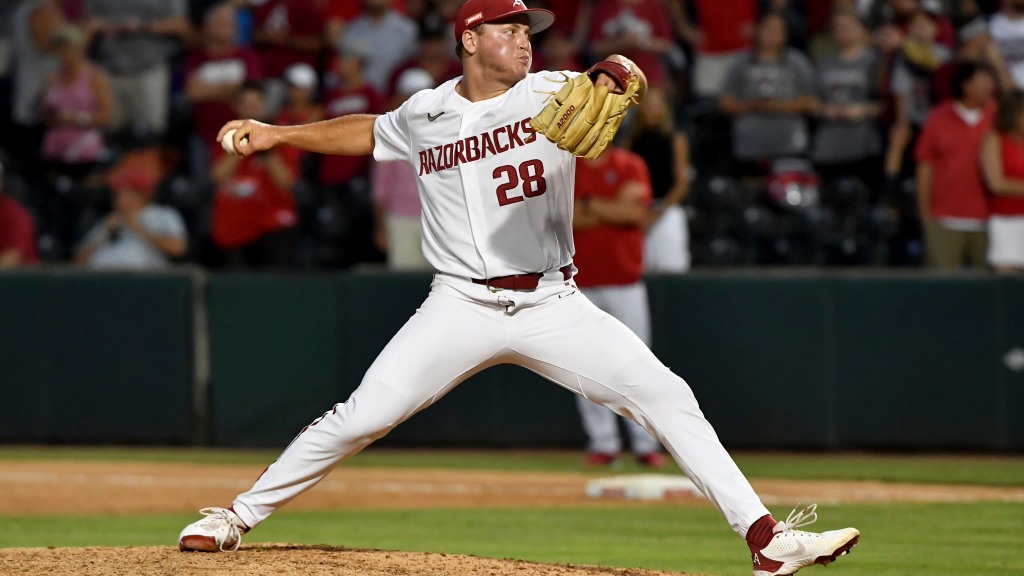 Razorbacks to don gold caps on Tuesday