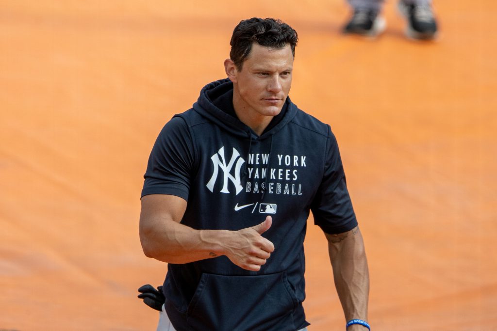 Yankees Sign Derek Dietrich To Minor League Deal