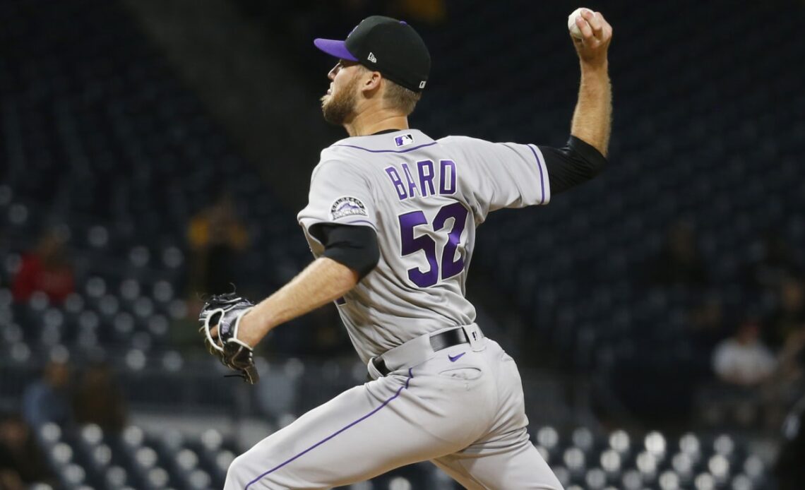 Daniel Bard gets win in Rockies extras-innings victory over Pirates