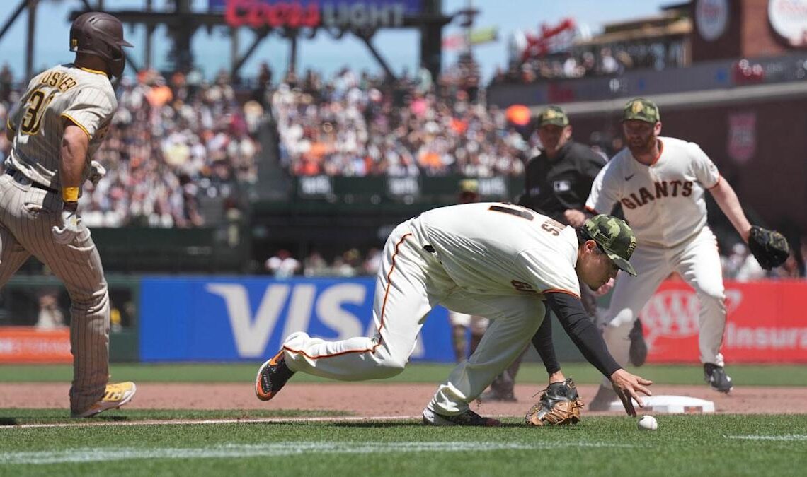 Giants looking to 'right the ship' after ugly Padres sweep at home