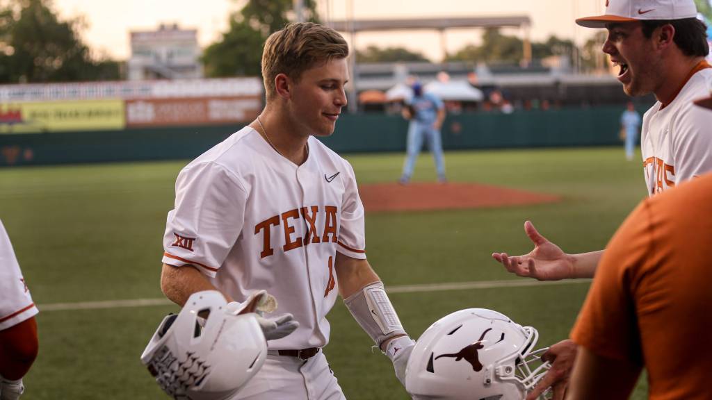 Senior day heroics end Texas’ regular season on a high note