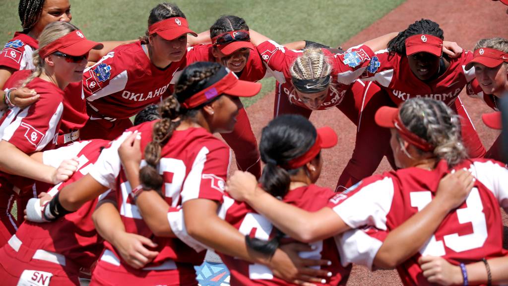 Best photos of the Sooners 7-2 win vs. Texas