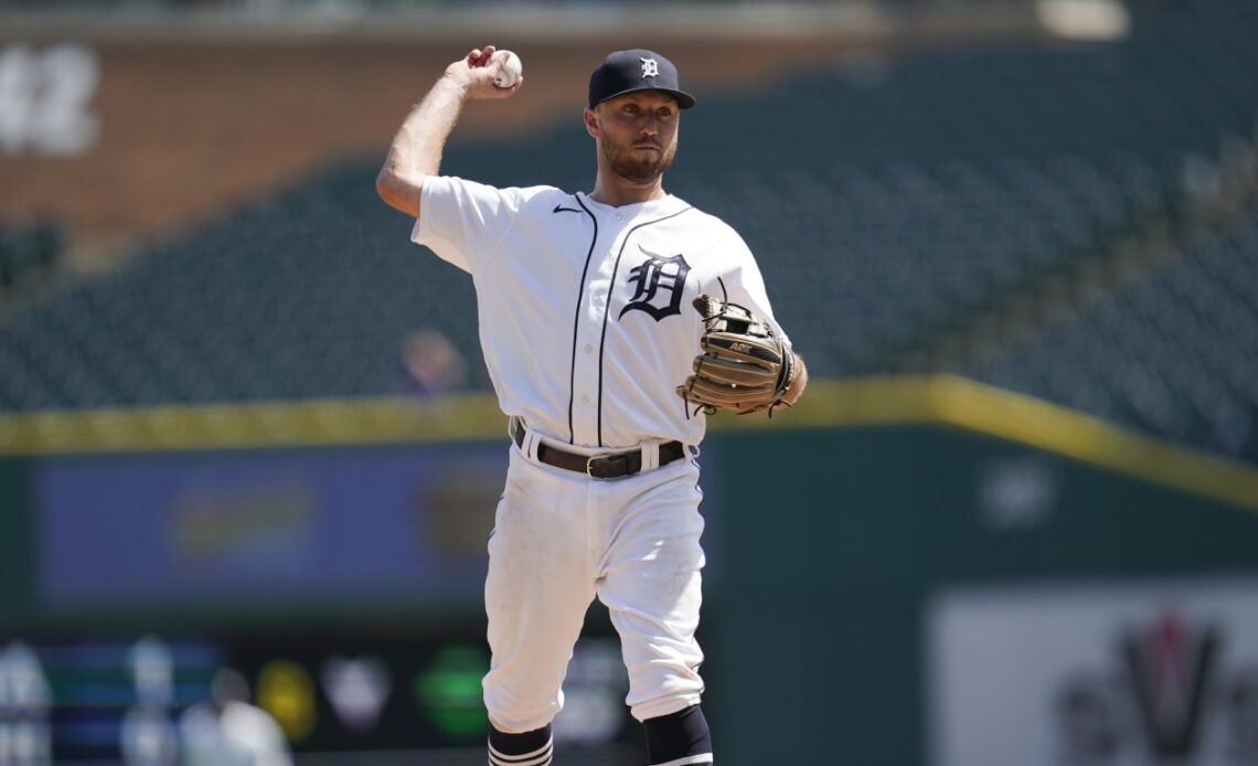 Kody Clemens pitches for Tigers vs. White Sox