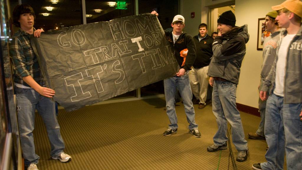 Lane Kiffin throws haymakers at Tennessee after Notre Dame upset win