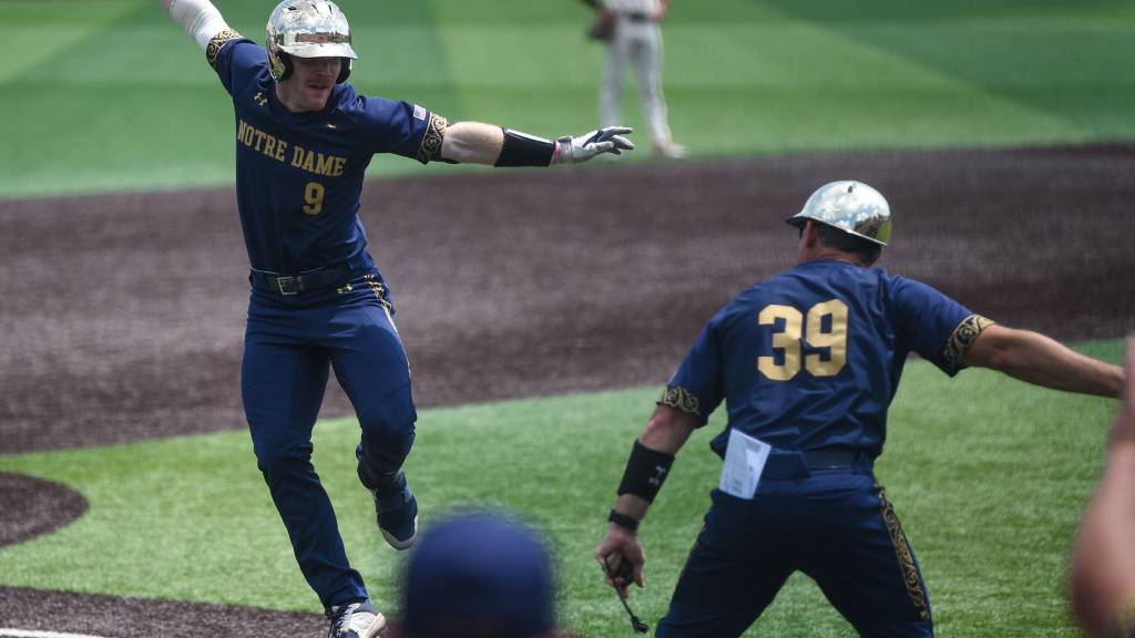 Reaction to Notre Dame upsetting Tennessee, earning CWS berth