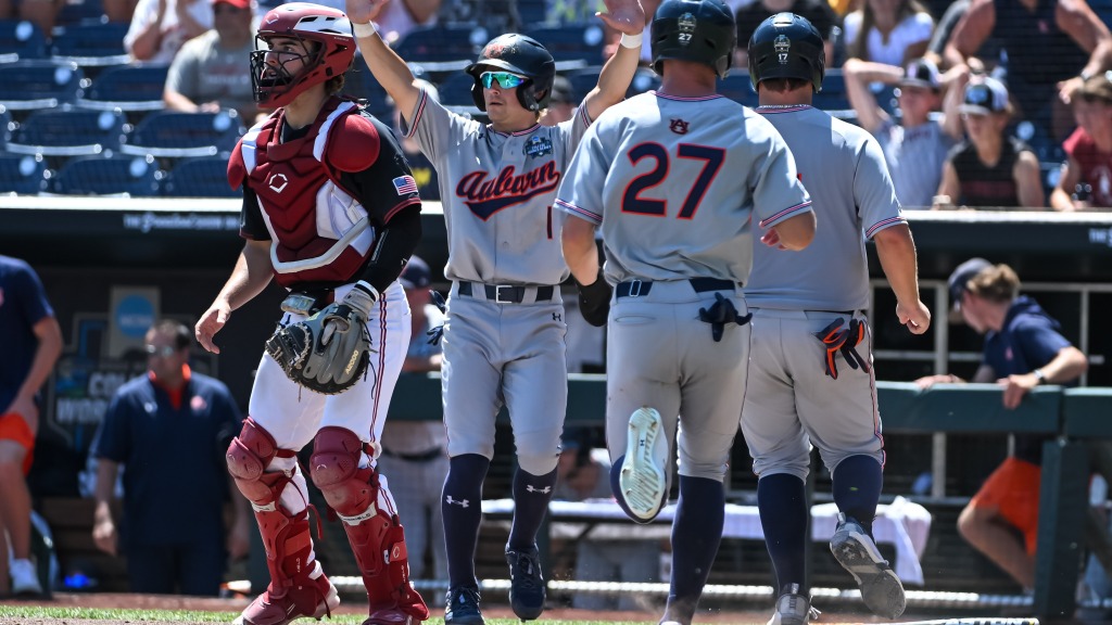 Tigers baseball earn first CWS win since 1997