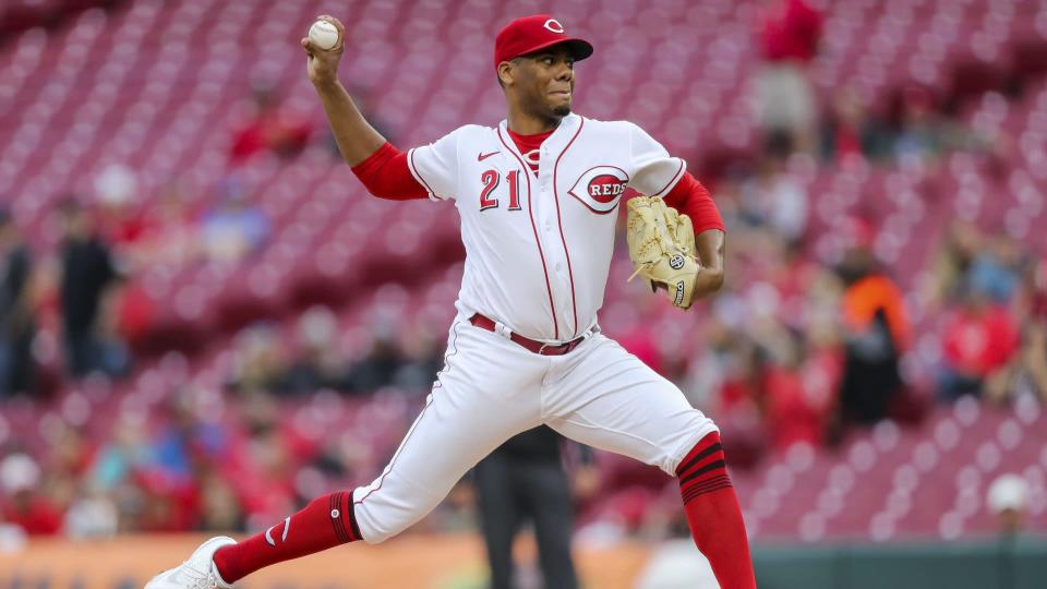 Hunter Greene added to IL by Reds with strained shoulder