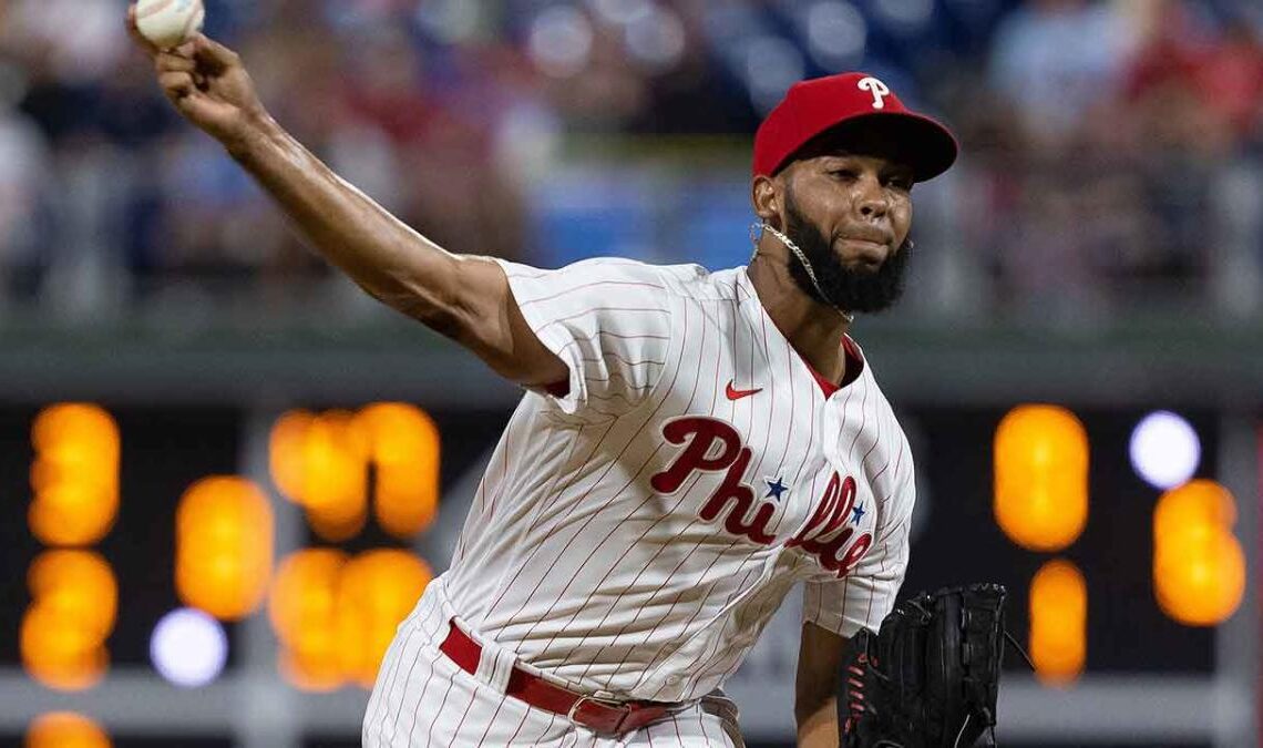 Phillies to activate Seranthony Dominguez from injured list Sunday