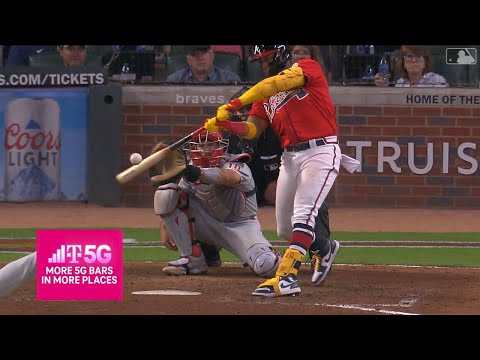 Ronald Acuña Jr. crushes a two-run home run (12), giving the Braves a 3-2 lead in the 8th