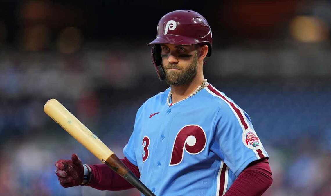 Slumping Bryce Harper gets a rest, will return Saturday for Phillies