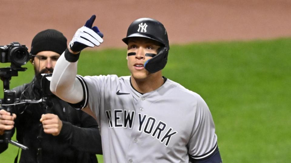 Aaron Judge point after home run 10/15/22 cropped