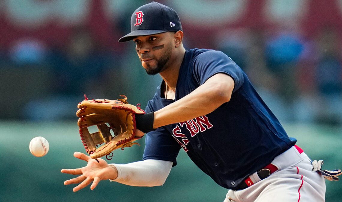 Padres sign Xander Bogaerts to 11-year contract