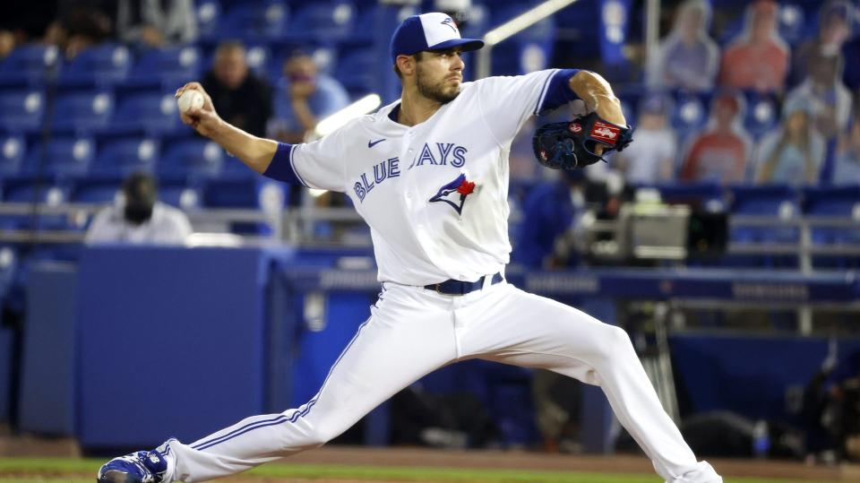 Cubs claim RHP Merryweather off waivers from Blue Jays