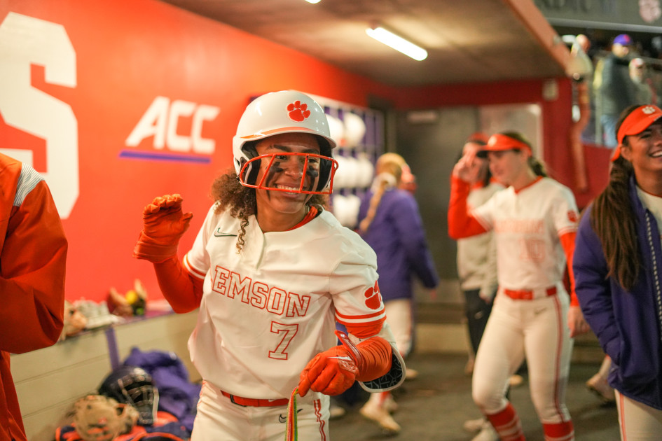Big Fifth Inning Leads Tigers to Run-Rule Win – Clemson Tigers Official Athletics Site