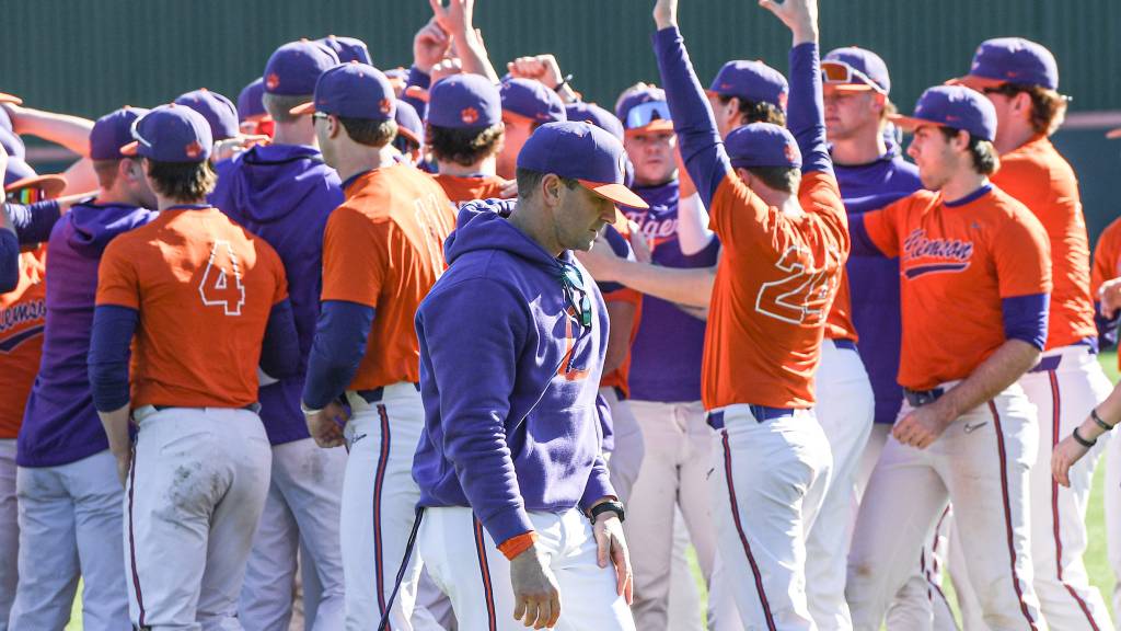 Clemson defeats Georgia State on walk-off grand slam