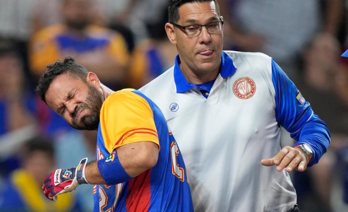 Jose Altuve suffers broken thumb in Venezuela's World Baseball Classic loss to Team USA