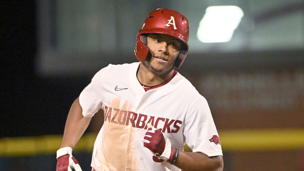 Kendall Diggs’ walk-off knock lifts Hogs over Illinois State in 11 innings
