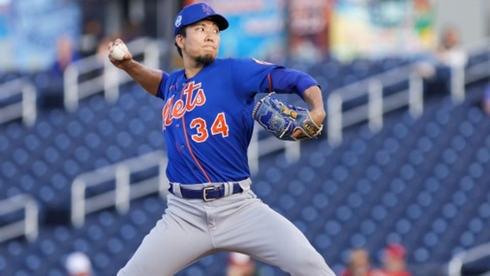 New York Mets starting pitcher Kodai Senga (34) delivers a pitch during the first inning against the Washington Nationals at The Ballpark of the Palm Beaches