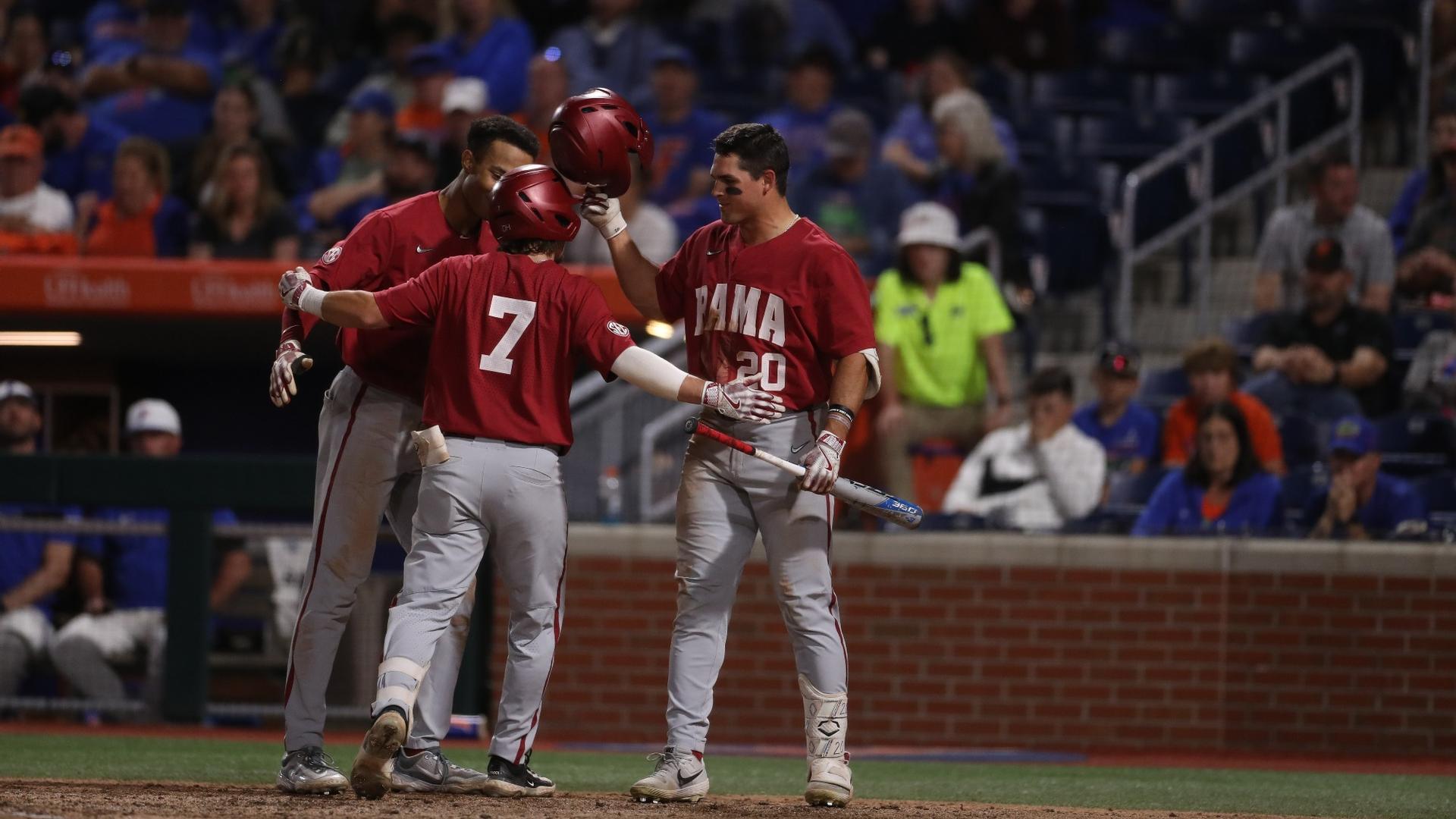 split-for-baseball-in-friday-s-doubleheader-at-second-ranked-florida