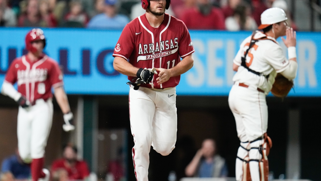 Arkansas outfielders Wegner, Josenberger expected back before end of season