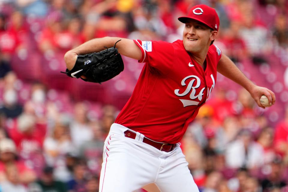 Cincinnati Reds starting pitcher Nick Lodolo (40) delivers in the first inning during a baseball game between the Chicago White Sox and the Cincinnati Reds, Saturday, May 6, 2023, at Great American Ball Park in Cincinnati. 