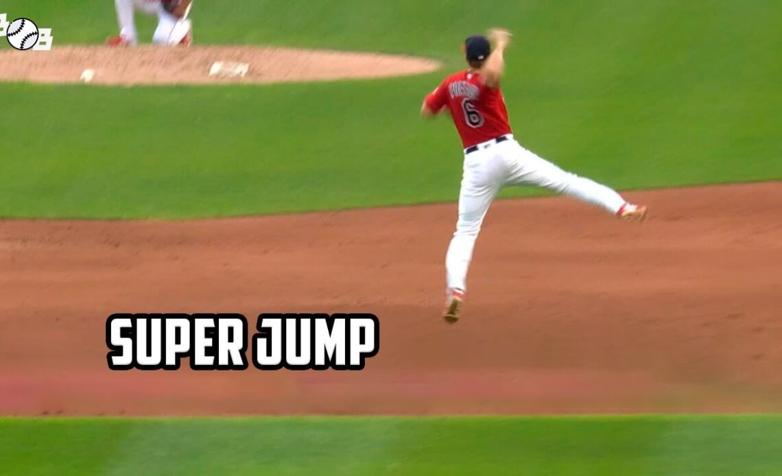MLB | Ridiculous Jump Throw