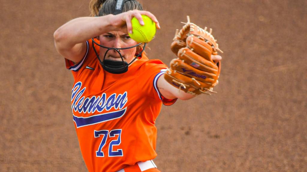 Cagle earns USA Softball Collegiate Player of the Year