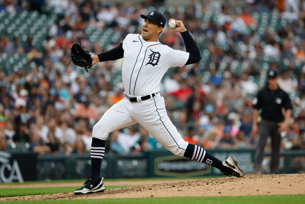 Tigers, Andrew Vasquez Agree To Minor League Contract