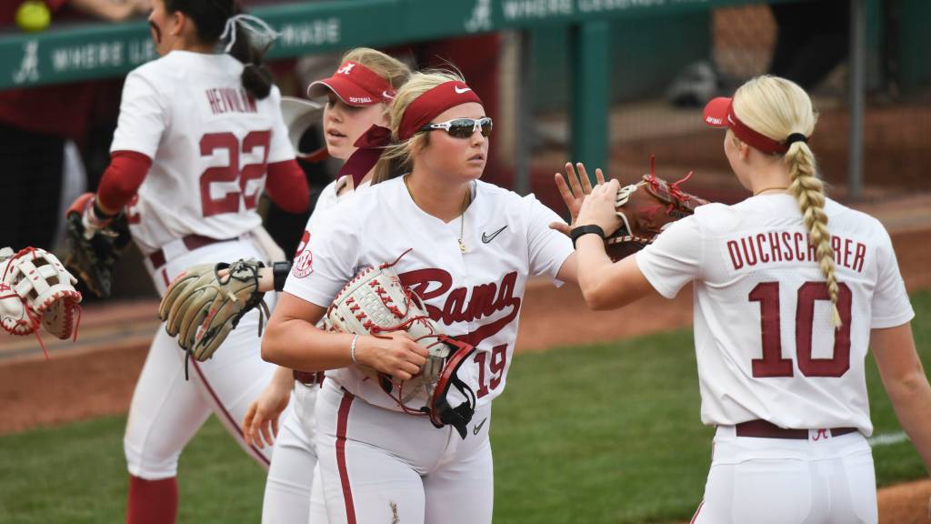 Alabama Softball moves up in latest USA TODAY/NFCA Coaches Poll