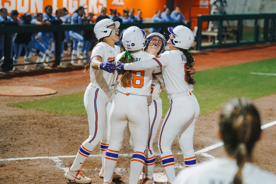 Tigers Sweep Tar Heels Following Run-Rule Win – Clemson Tigers Official Athletics Site