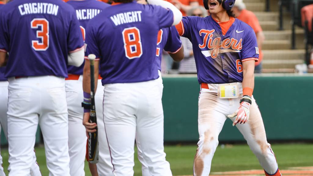 Clemson baseball trounces Louisville to win another ACC series