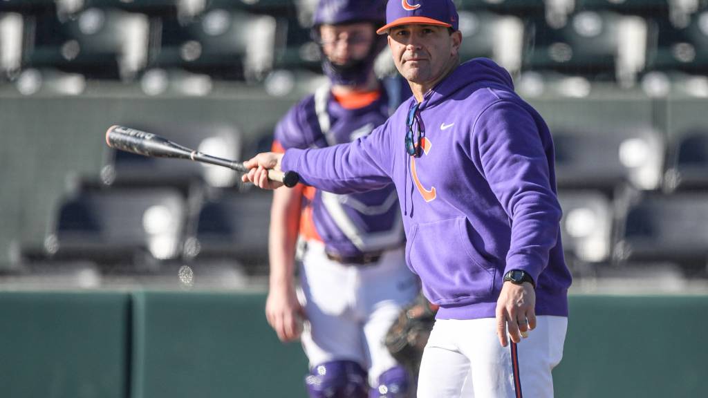Clemson bullpen falters in 7-6 loss at Louisville