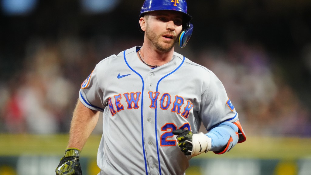 Florida baseball alum Pete Alonso hits 200th MLB home run