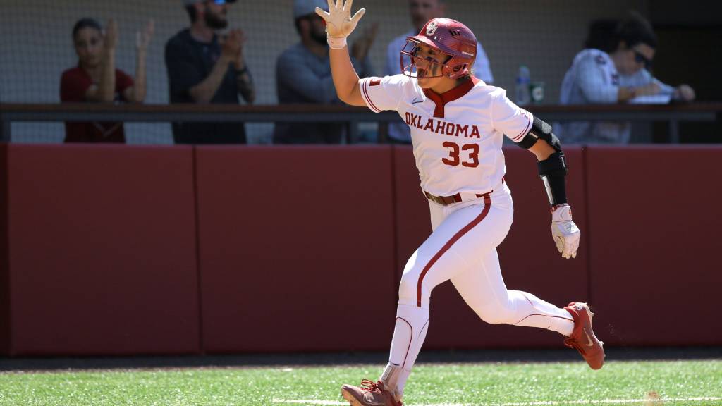 Oklahoma Sooners can improve hitting with runners on base