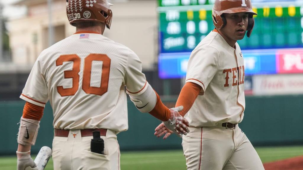 Texas baseball gets important Sunday sweep of Oklahoma