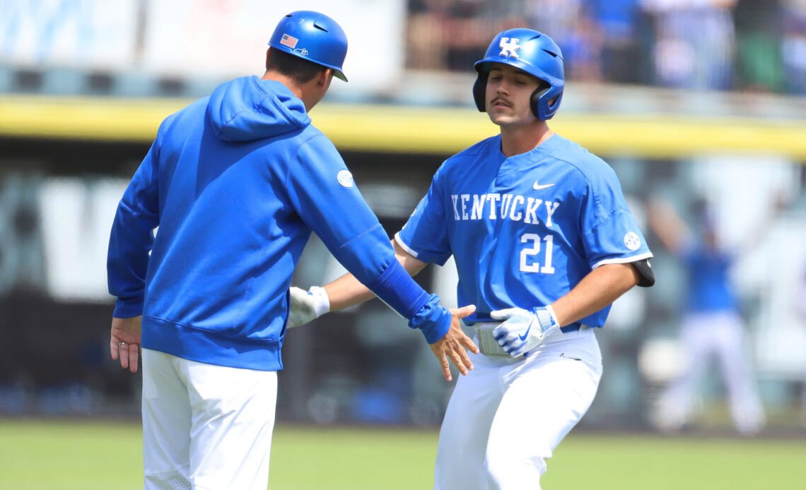 College Podcast: Kentucky's Big Series Win, Tennessee's Rise To No. 1 & More — College Baseball, MLB Draft, Prospects