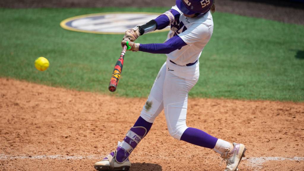 LSU softball upsets No. 1 Tennessee in SEC tournament quarterfinal