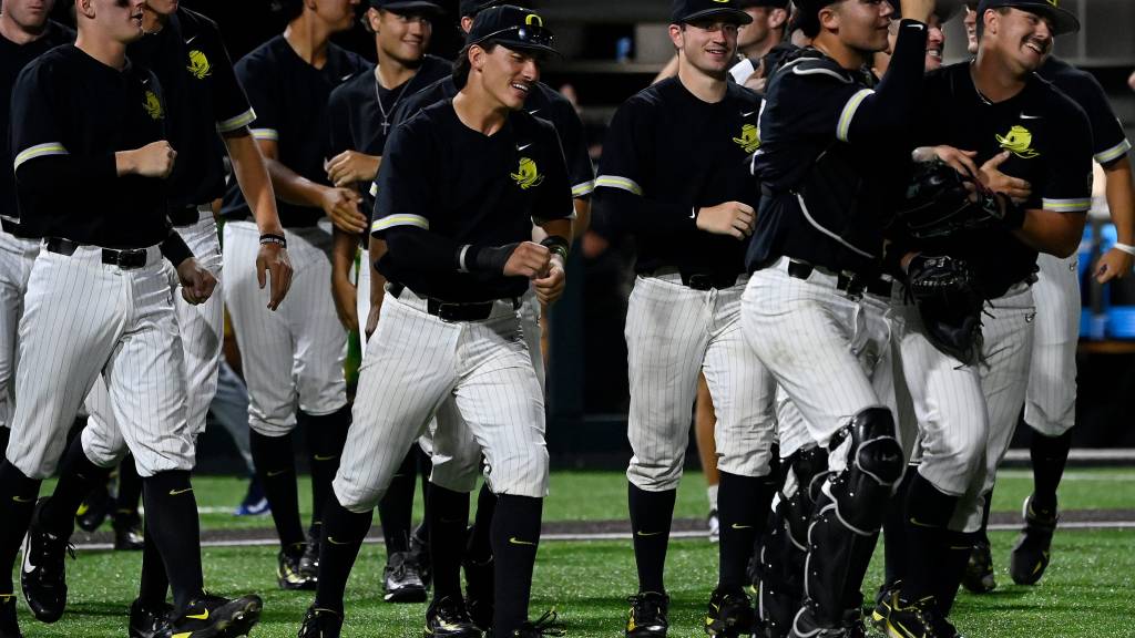 Oregon Ducks projected as a 2-seed and play in Clemson Regional
