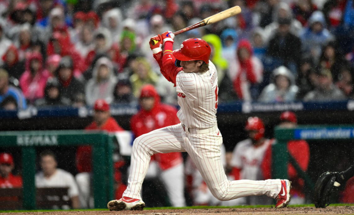 Phillies put up 14 runs, coast to stress-free victory over Giants