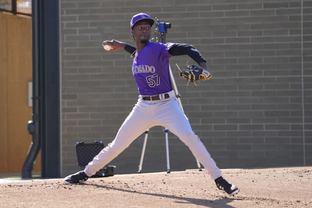 Rockies Promote Angel Chivilli For MLB Debut