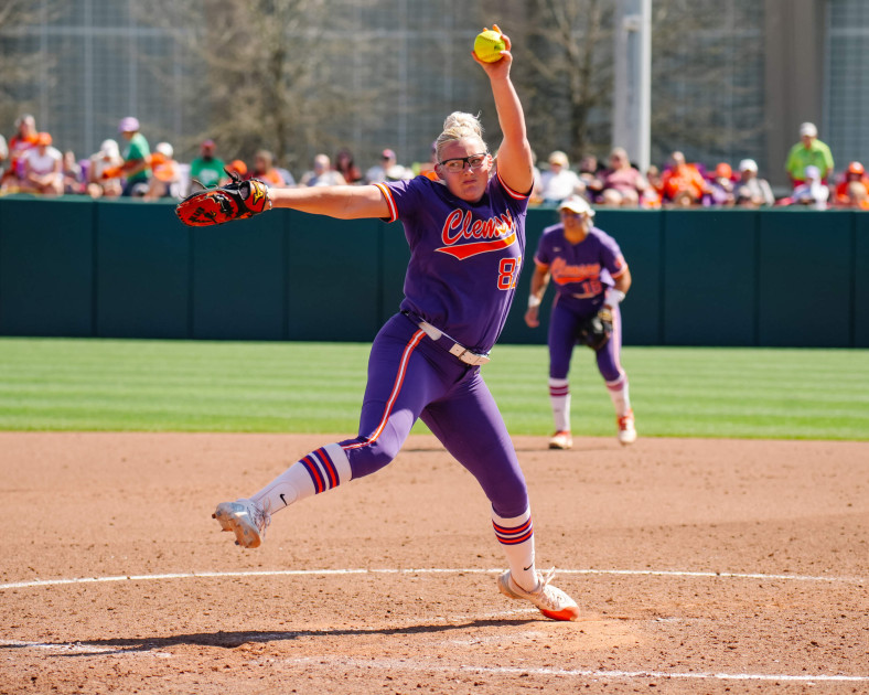 Thompson, McCubbin Named Academic All-District Selections – Clemson Tigers Official Athletics Site