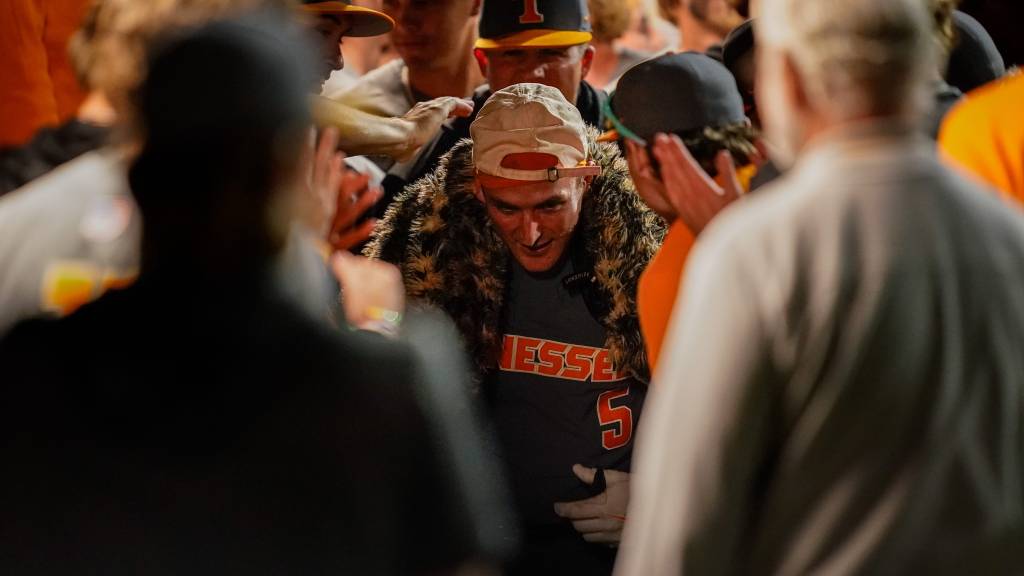 Vols extend win streak against Vanderbilt baseball to eight games