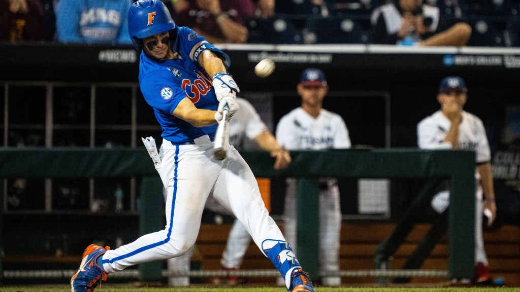 Florida baseball can’t finish off CWS comeback against Texas A&M