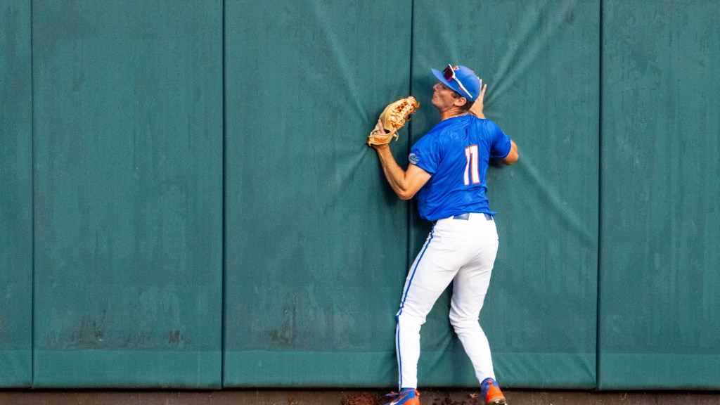 Florida baseball eliminated from College World Series by Texas A&M