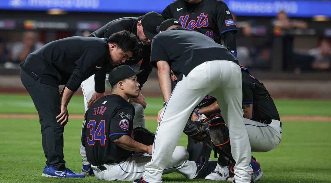 Mets' Kodai Senga exits season debut with calf injury; MRI set for Saturday