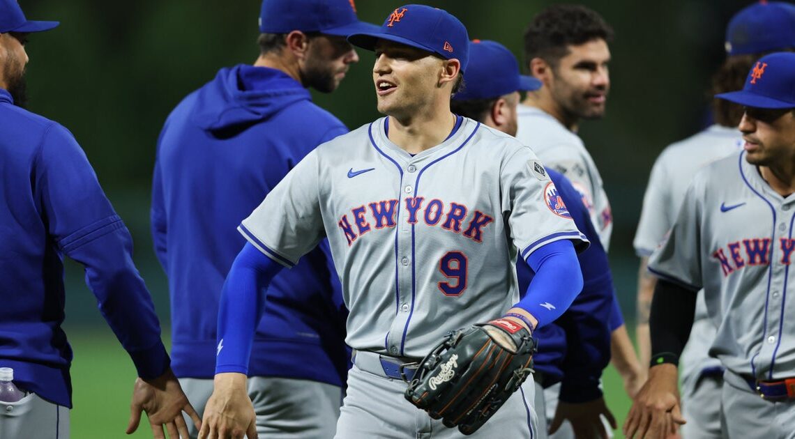 Mets embrace 'playoff' vibe of series at Phillies