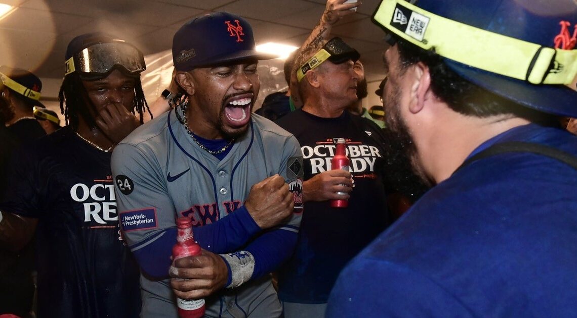 SEE IT: Carlos Mendoza's locker room speech, Mets celebrate after thrilling Game 3 win